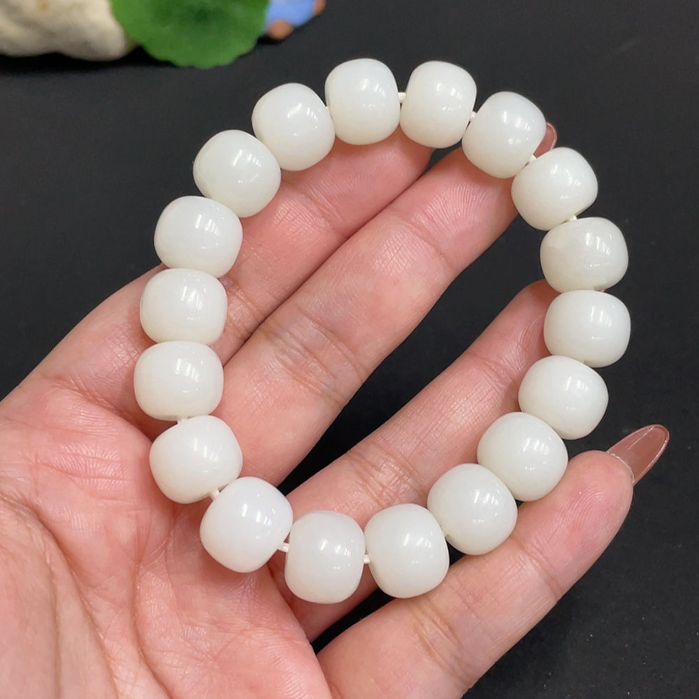 H35101104 Hetian Jade Bracelet, Approx. 12.7 mm Beads, Total Weight Approx. 57g