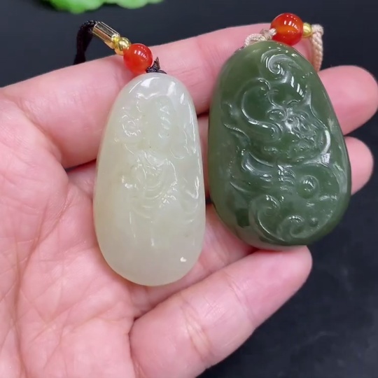 H35111160 Hetian Jade Pendant Guanyin Auspicious Beast