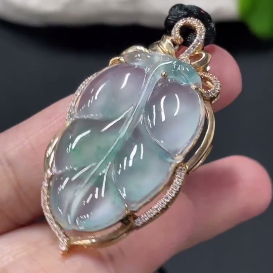 F28229329 Jadeite Leaf Inlay Pendant Main Inlay Au Approx. 73% Non-Diamond Total Weight Approx. 10.1g