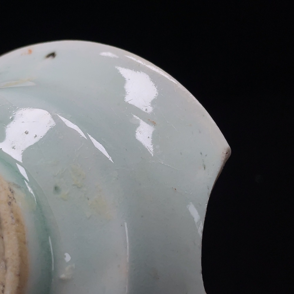 W33936475 Ceramic shard, shadow blue-glazed ceramic shard (subject to actual item)