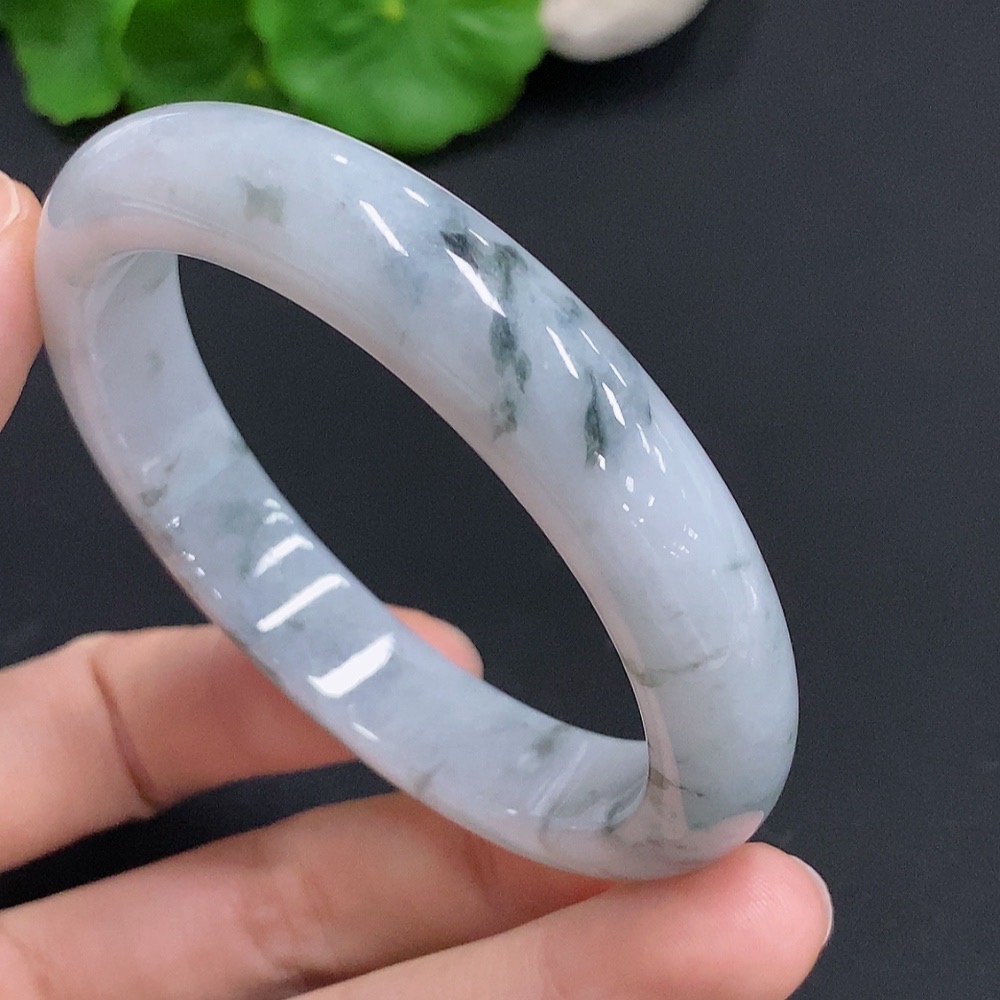 F30543391 Jadeite Regular Round Bangle