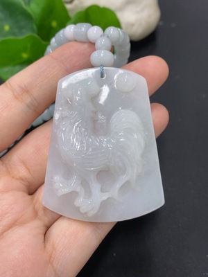 F46501834 翡翠挂件生肖鸡 货品总约重 含链90.59g