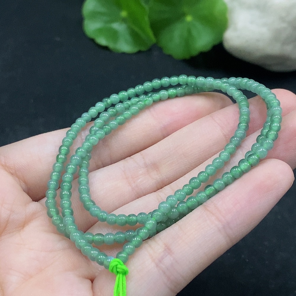 F34057467 Jadeite bead necklace approx. 3mm, total weight approx. 7.6g