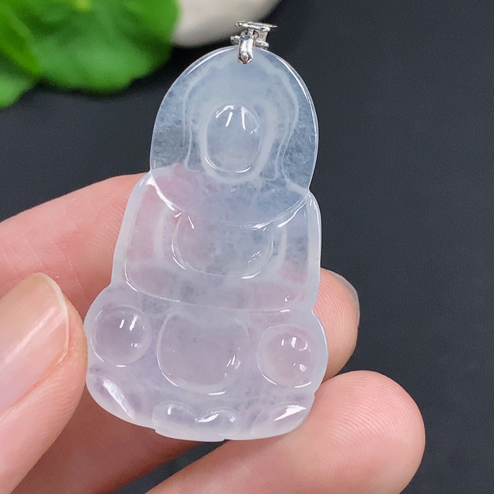 F30555920 Jadeite Guanyin Pendant with 18k Gold Clasp, Total Weight Approximately 6.7g