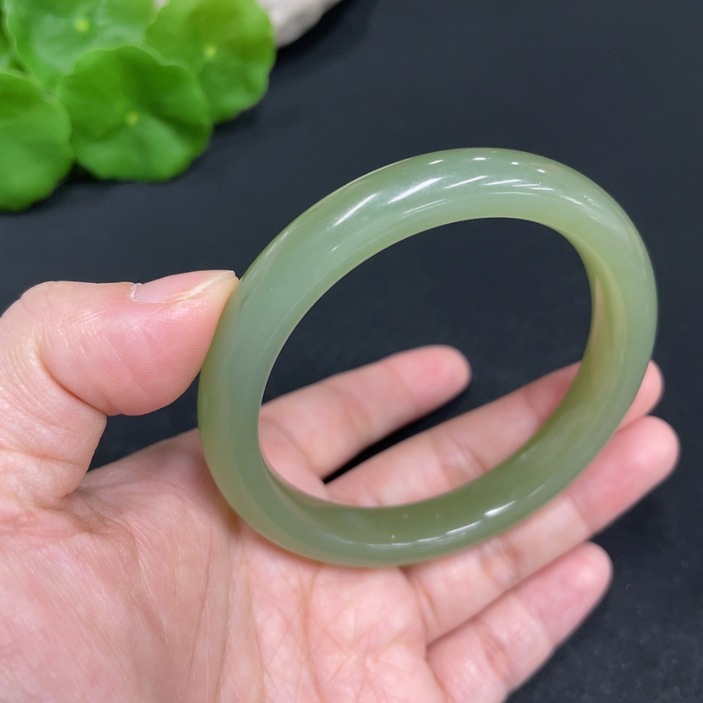 H34037558 Hetian Jade Round Bracelet Size 55.4 Total Weight Approx. 40.3g