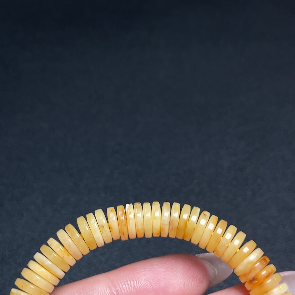 C32744792 Amber Beeswax Bracelet Total Weight About 8.91g Size About 8.1mm
