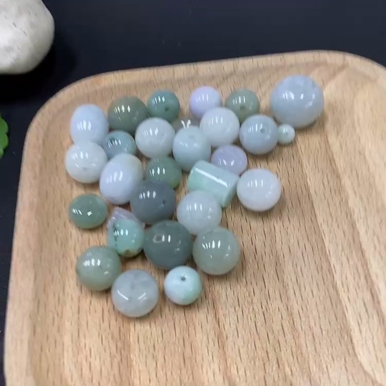 F30456122 Jadeite Pendant Sell as a Lot
