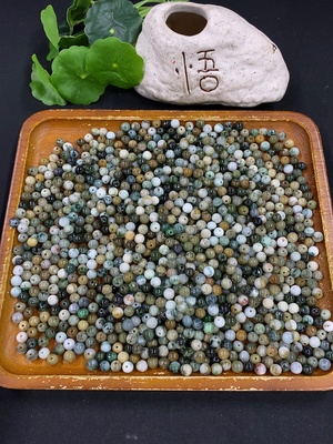 F46524646 翡翠珠子 一手走 货品总约重 含袋396.6g 颜色成因未定 含其他矿物质成分