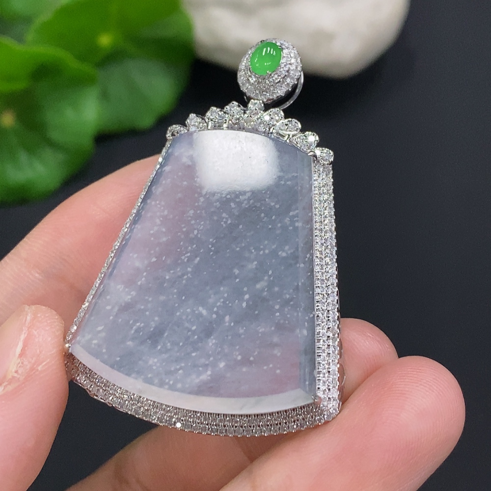 F34051109 Jadeite Plain Pendant with 18K Gold and Diamond Accents, Total Weight Approx. 9.6g