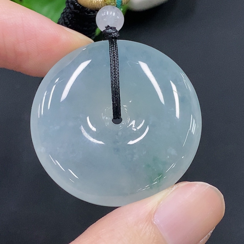 F23598159 Jadeite Peace Knot Total Weight 22.563g