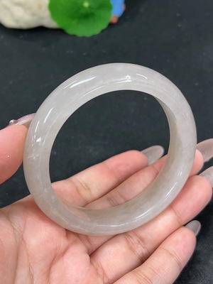 H41938865 非洲翠(独龙玉)正圈手镯 圈口58.8 货品总重约58.9g