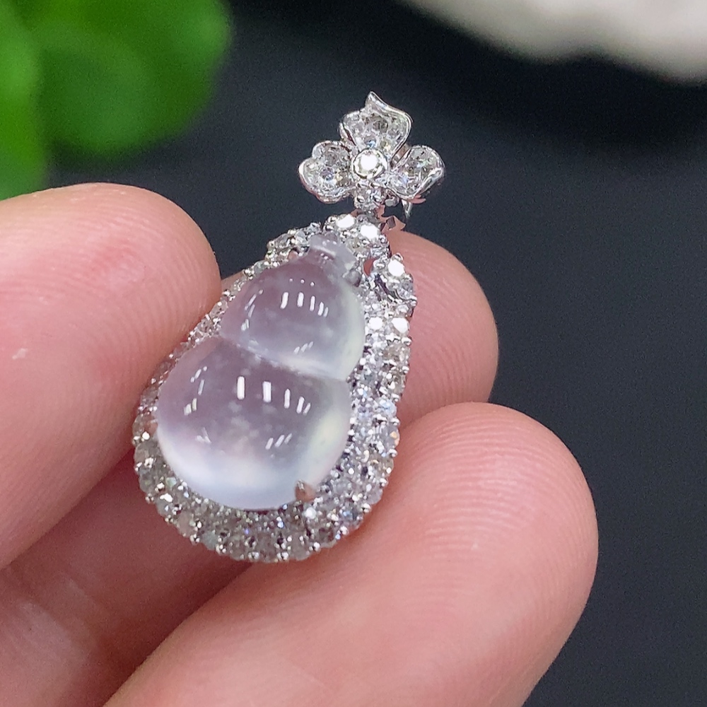 F31684856 Jadeite Gourd Pendant with 18K Gold Mount, Total Weight Approx. 2.4g (Set with Diamonds)