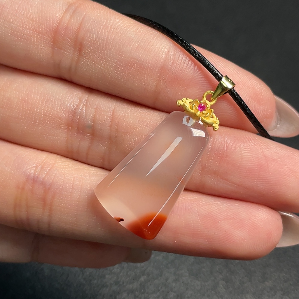 C34008005 South Red Agate Pendant Non-Gold Total Weight Approx. 4.29g Including Cord