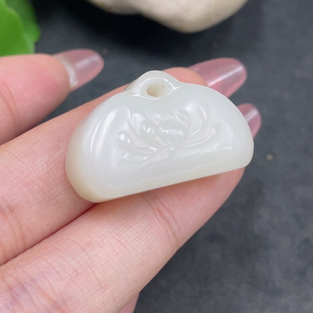 H34959694 Hetian Jade Pendant - Prosperity in Full Bloom