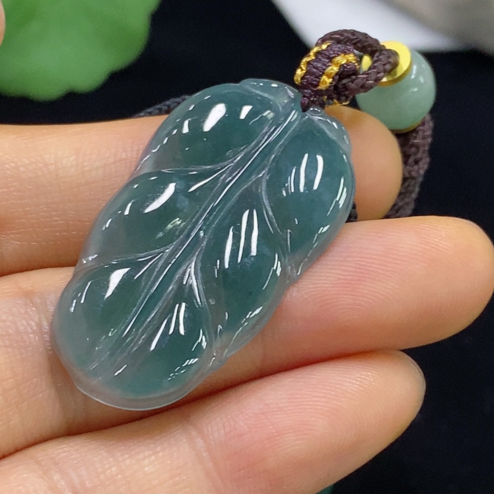 F35093934 Jadeite Leaf Pendant Sell as a Lot