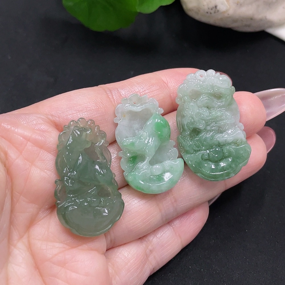 F34033816 Jadeite Pendants Sell as a Lot