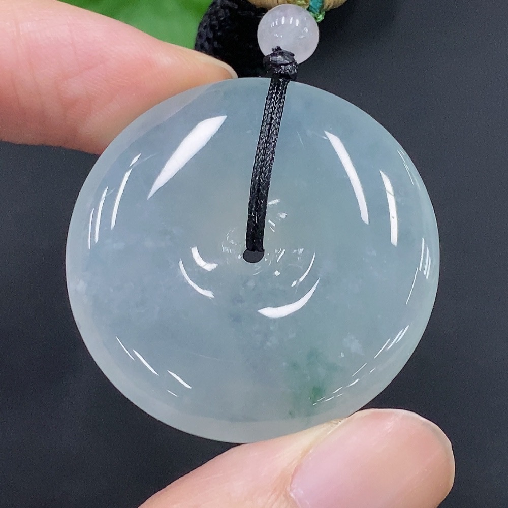 F23598159 Jadeite Peace Knot Total Weight 22.563g