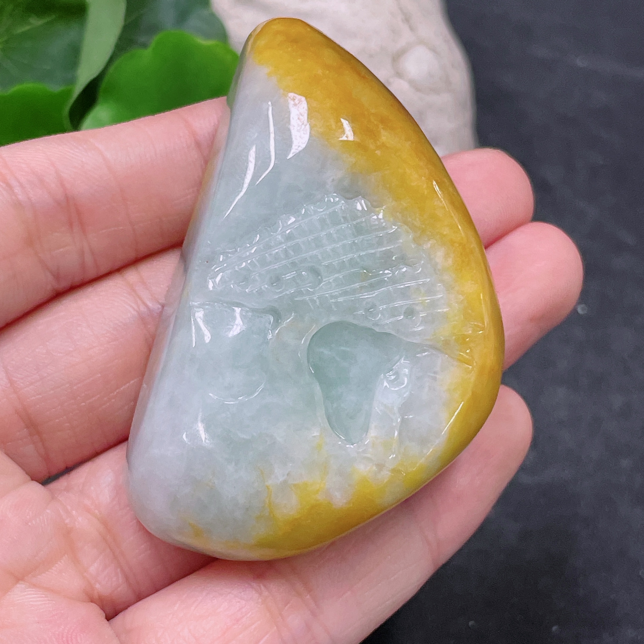 F32810825 Jadeite Pendant, Color Origin Undetermined, Total Weight Approximately 96.8g