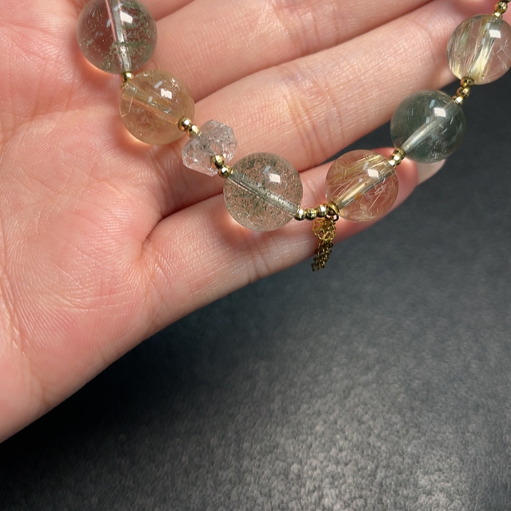 C34040368 Crystal bracelet, non-gold, total weight approx. 24.67g, size approx. 11.6mm, color origin undetermined, stones may not be natural (color, with impurities)
