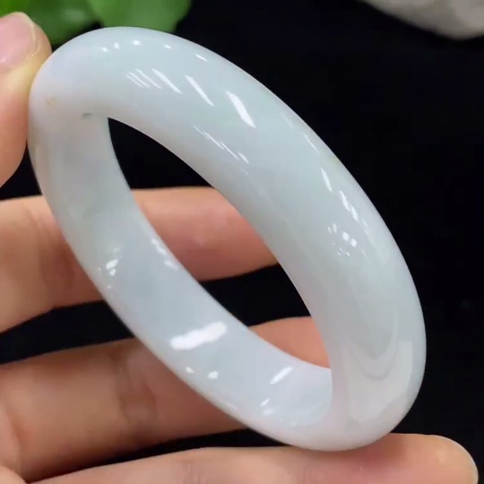 F30560247 Jadeite Round Bangle 51.1 Circumference Total Weight Approx. 51.61g
