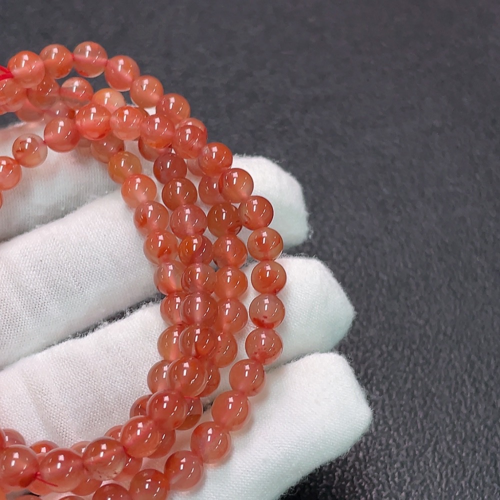 C34007393 South Red Agate Bead Strand with Visible Organic Matter, Total Weight Approximately 31.63g, Size About 5.6mm
