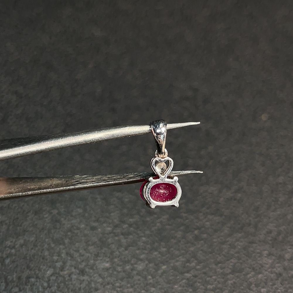 C33889803 Ruby Pendant Non-Gold Total Weight Approx. 0.76g