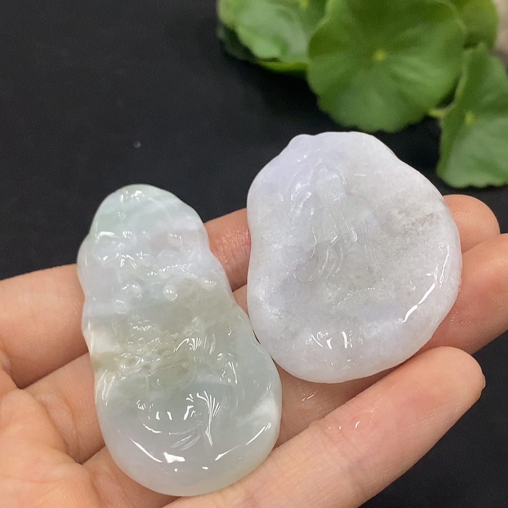 F30471559 JadeitePendant Rough