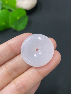 F30524050 Jadeite Pendant Safety Buckle Total Weight Approx. 5.5g