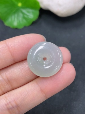 F40803140 翡翠挂件平安扣 货品总约重4.9g