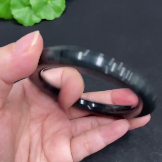 H34072096 Hetian Jade Round Bangle Size 56.4 Total Weight Approx. 43.3g