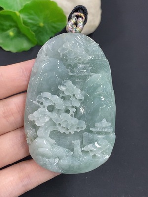 F46555524 翡翠山水牌挂件 货品总重量约93克（含绳重）