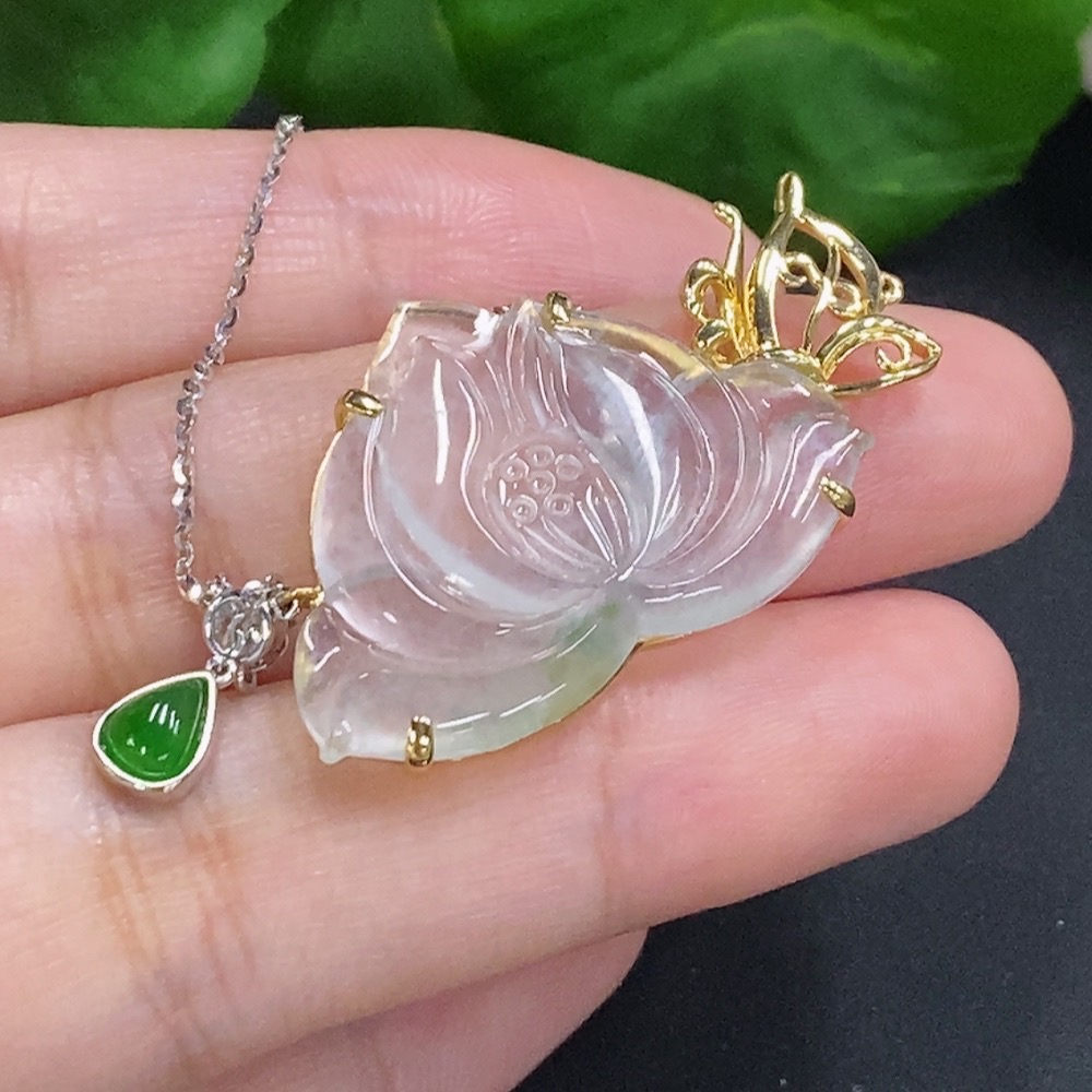 F33932899 Jadeite Lotus Inlay Pendant 18k Gold Total Weight Approx. 6.6g (Including Chain)