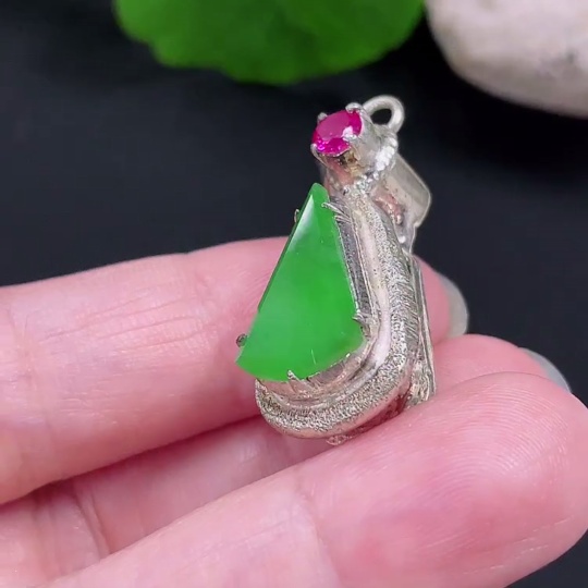 F30453980 Jadeite Inlay Piece Non-Gold Inlay Total Weight Approximately 8.1g