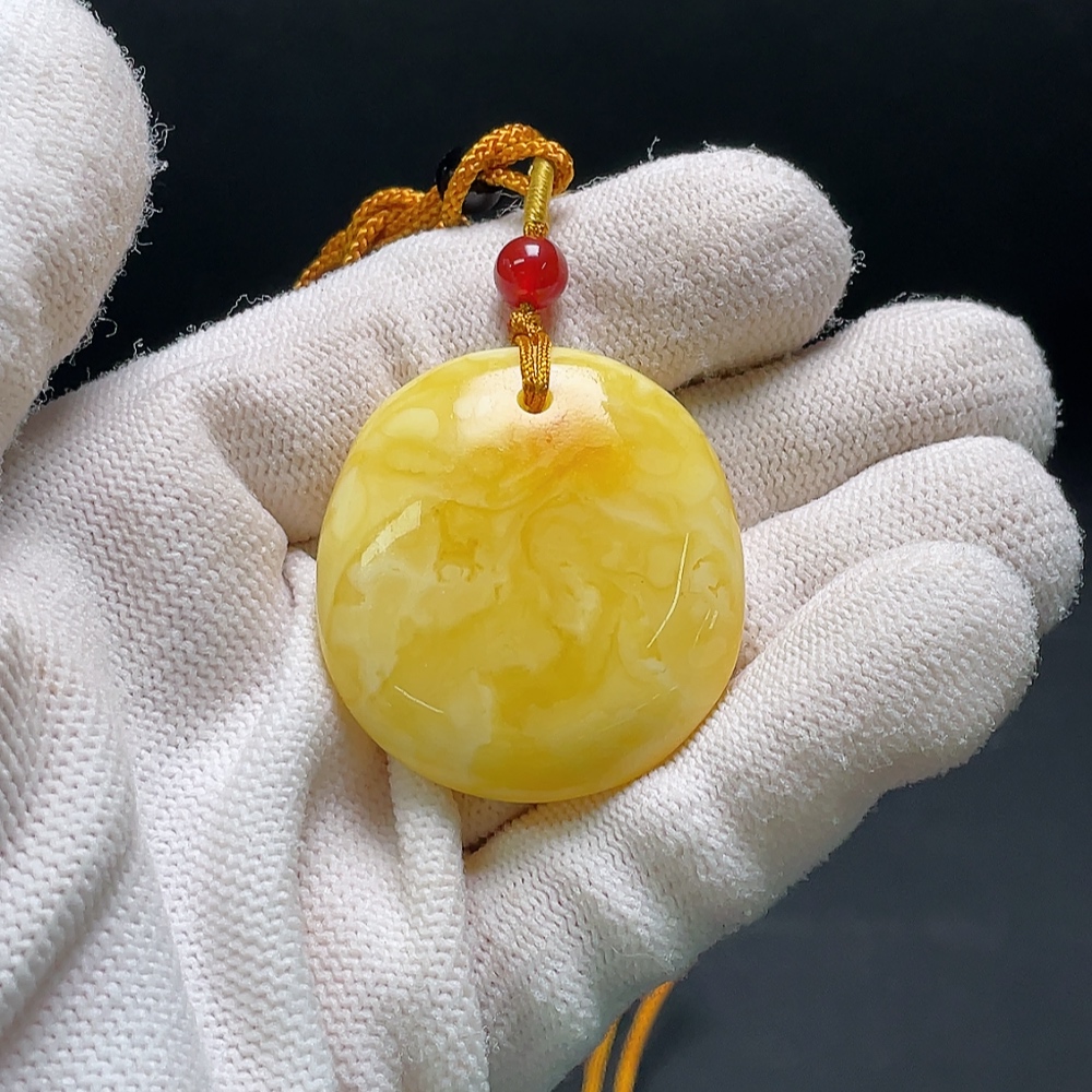 C34993437 Amber Beeswax Pendant Total Weight Approx. 12.62g with Rope