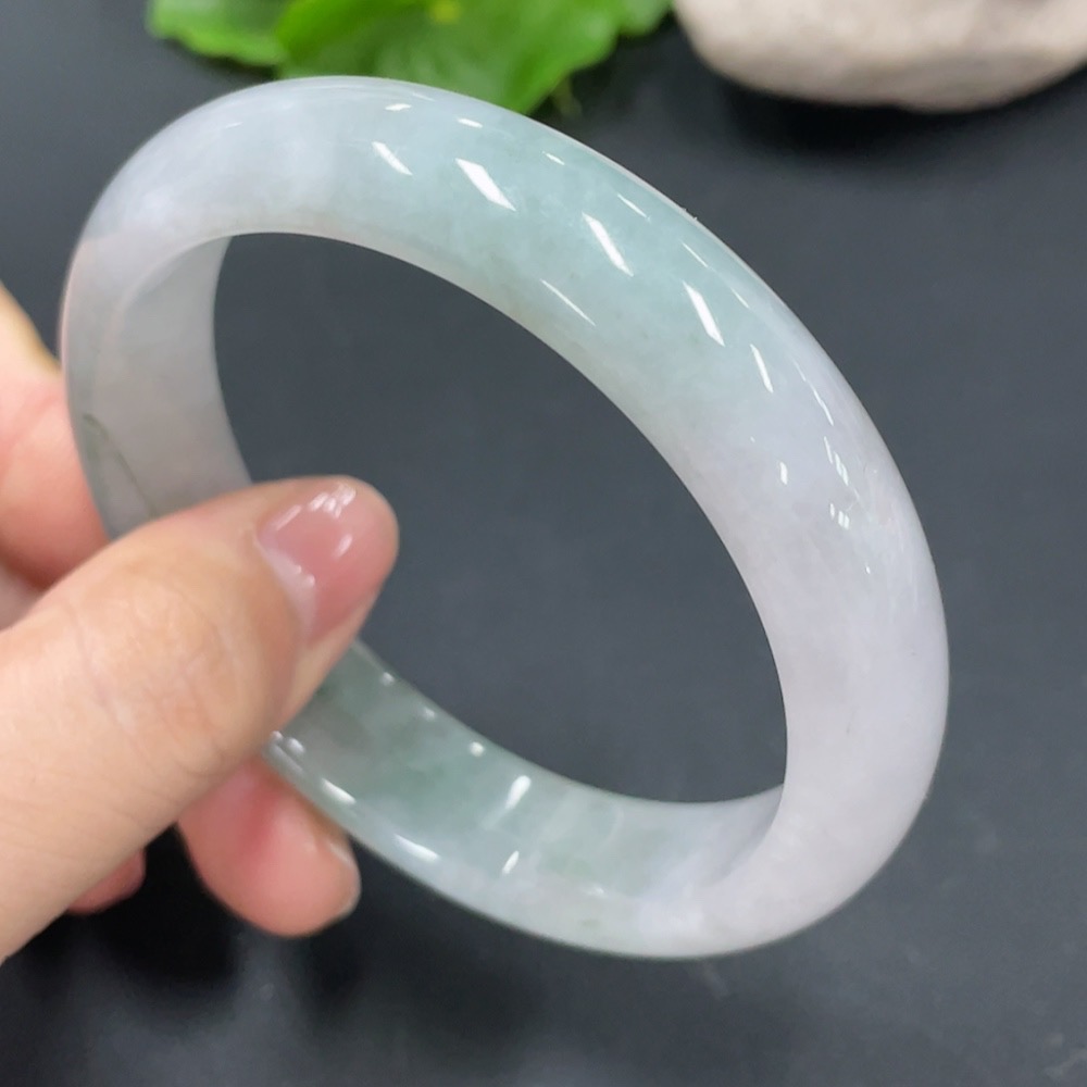 F21353359 Jadeite Round Bracelet Size 53.7 Total Weight 46.421g