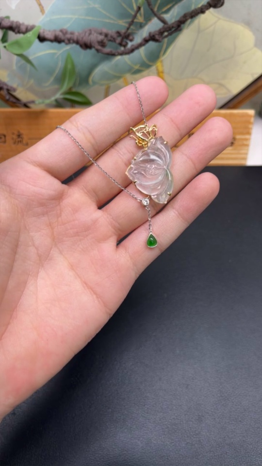 F33932899 Jadeite Lotus Inlay Pendant 18k Gold Total Weight Approx. 6.6g (Including Chain)