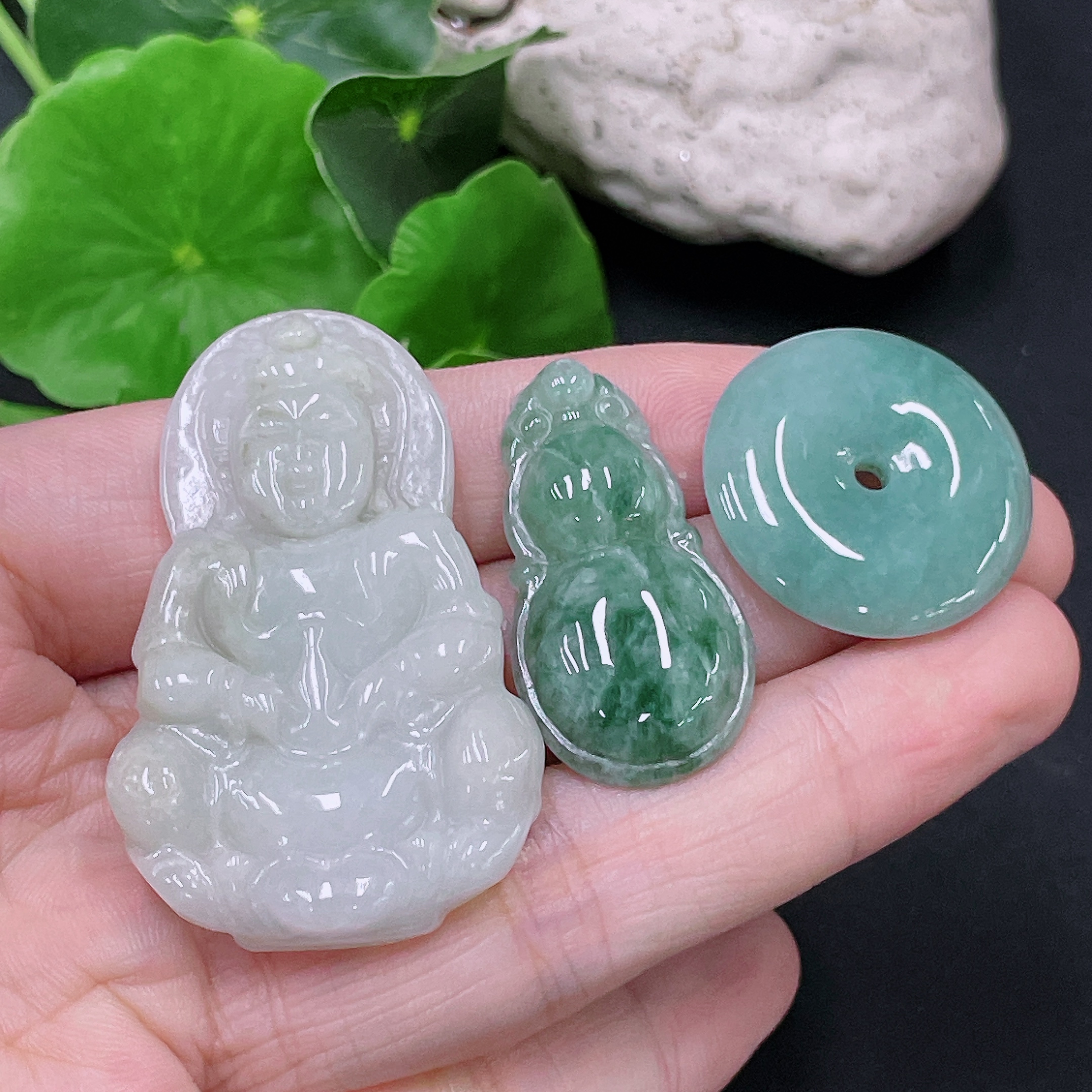 F33893615 Jadeite Pendant Guanyin Gourd Peace Buckle