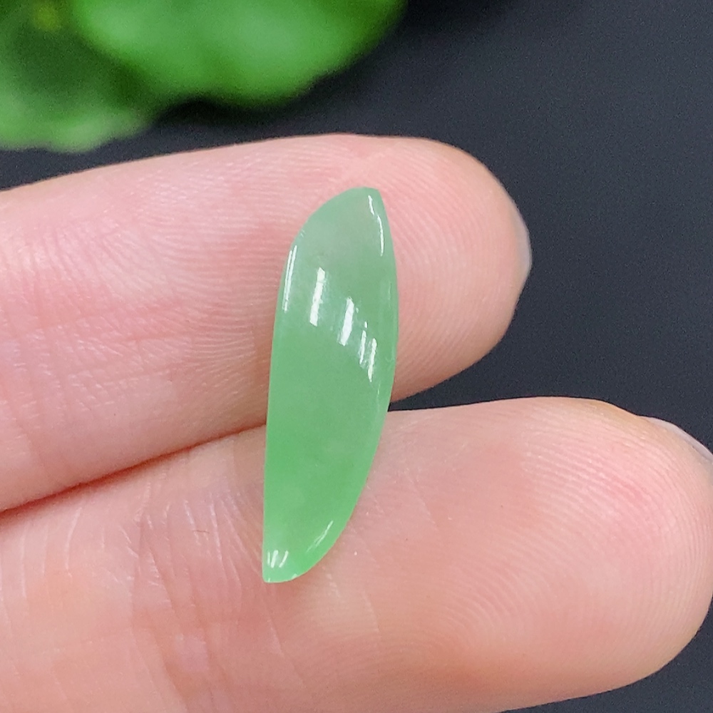 F30543604 Jadeite inlay, total weight approx. 0.6g