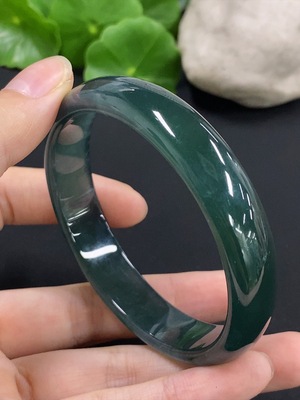 F42968542 翡翠正圈手镯 圈口57.6 货品总重约40.6g