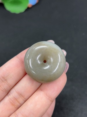 H46587465 和田玉挂件 平安扣 货品总重约26.1g