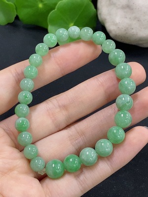 F42986152 翡翠手串 卡8mm左右 货品总重约17.25g