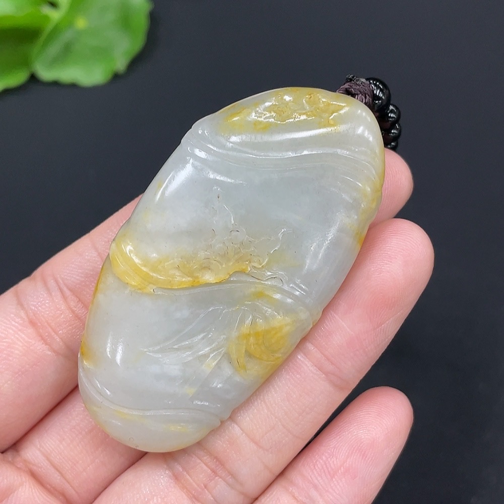 H27106090 Hetian Jade Pendant - Bamboo Section, Undetermined Skin Color Origin, Contains Other Mineral Components, Chain Not Hetian Jade, Total Weight Approximately (Including Chain) 51g