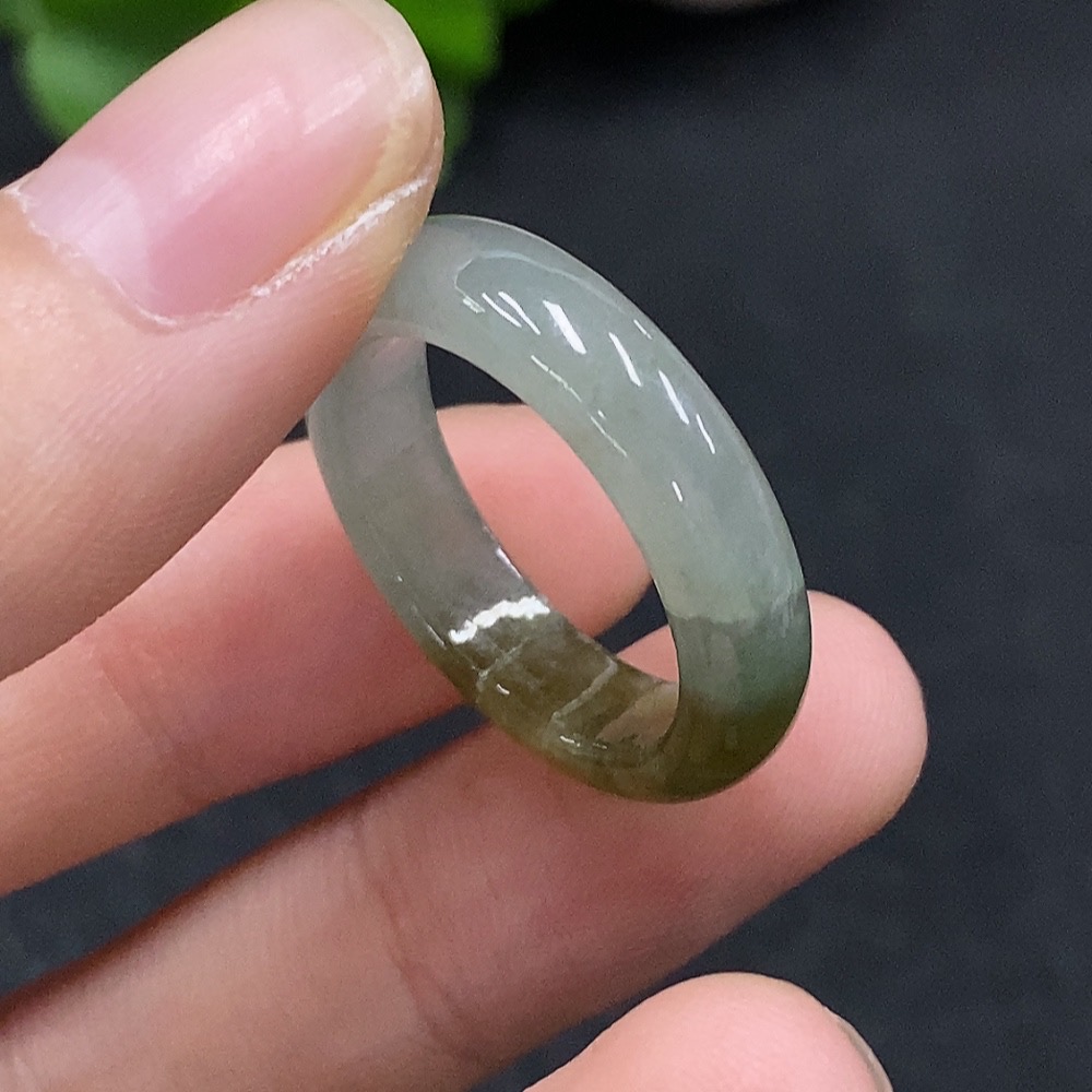 F34995480 Jadeite Ring Size 21 with Crack Total Weight Approx. 3.97g