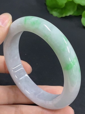 F42969744 翡翠正圈手镯 圈口56.6 货品总重约66.4g