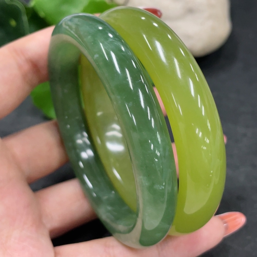 H34980145 Xiuyu (Serpentine Jade) Round Bracelet Size 57.1/58 Total Weight Approx. 90.9g