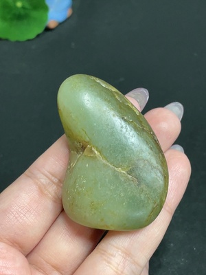 H32805959 Hetian Jade, undetermined origin of skin color, total weight approx. 48.1g