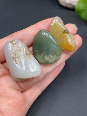 H23605557 Hetian Jade, undetermined origin of skin color, total weight approximately 39.9g
