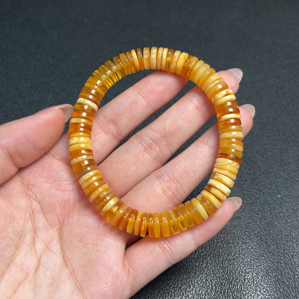 C33872021 Amber Beeswax Bracelet, Total Weight Approx. 11.94g, Size About 8.9mm