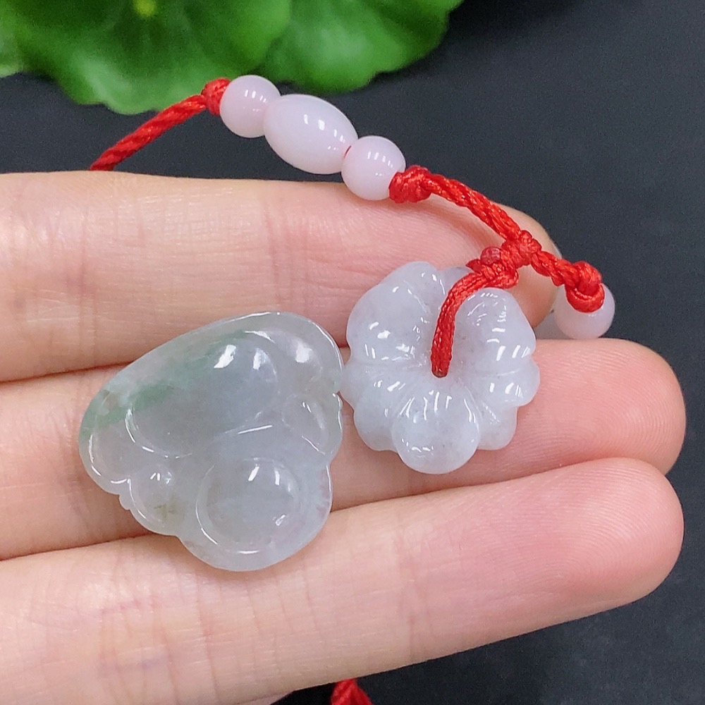 F32806924 Jadeite Pendant Sell as a Lot with Non-Jadeite Beads