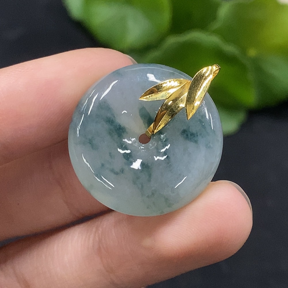 F34027918 Jadeite Peace Knot Pendant with 75% Gold, Total Weight Approx. 8.2g